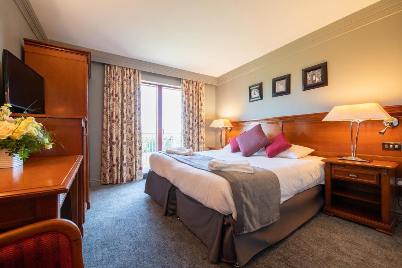 Bryn Meadows Golf, Hotel & Spa Блекууд Екстериор снимка
