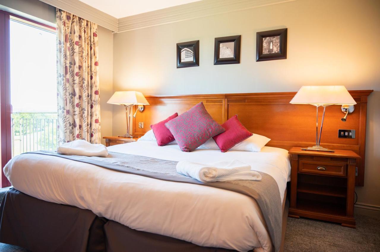 Bryn Meadows Golf, Hotel & Spa Блекууд Екстериор снимка