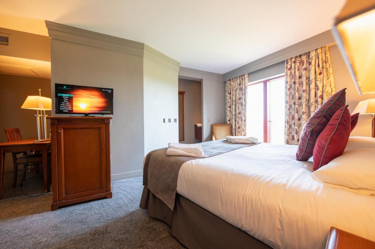 Bryn Meadows Golf, Hotel & Spa Блекууд Екстериор снимка