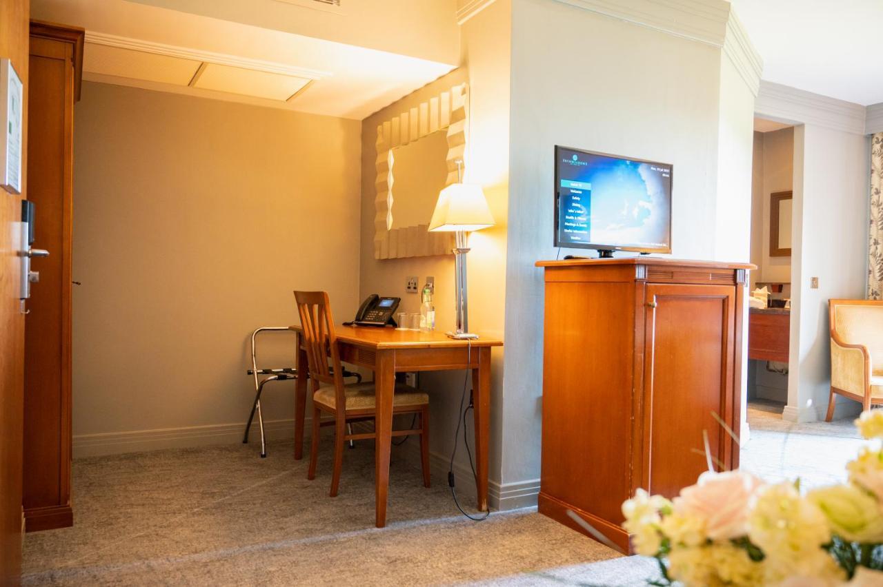 Bryn Meadows Golf, Hotel & Spa Блекууд Екстериор снимка