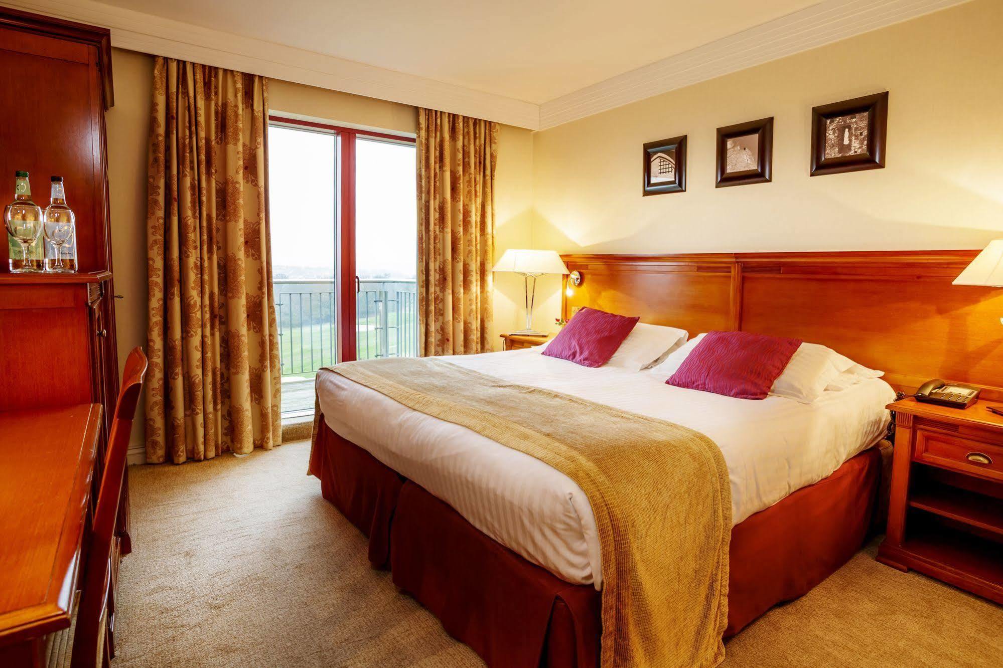 Bryn Meadows Golf, Hotel & Spa Блекууд Екстериор снимка