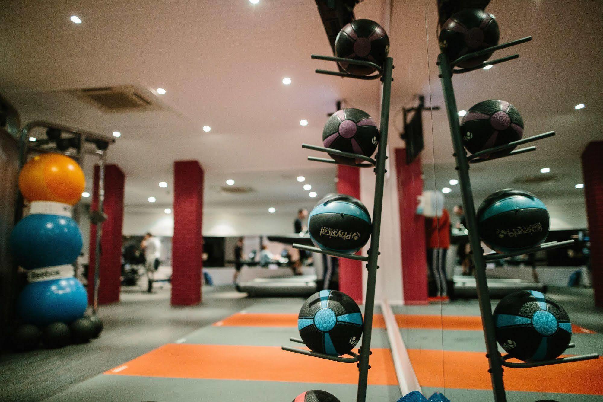Bryn Meadows Golf, Hotel & Spa Блекууд Екстериор снимка