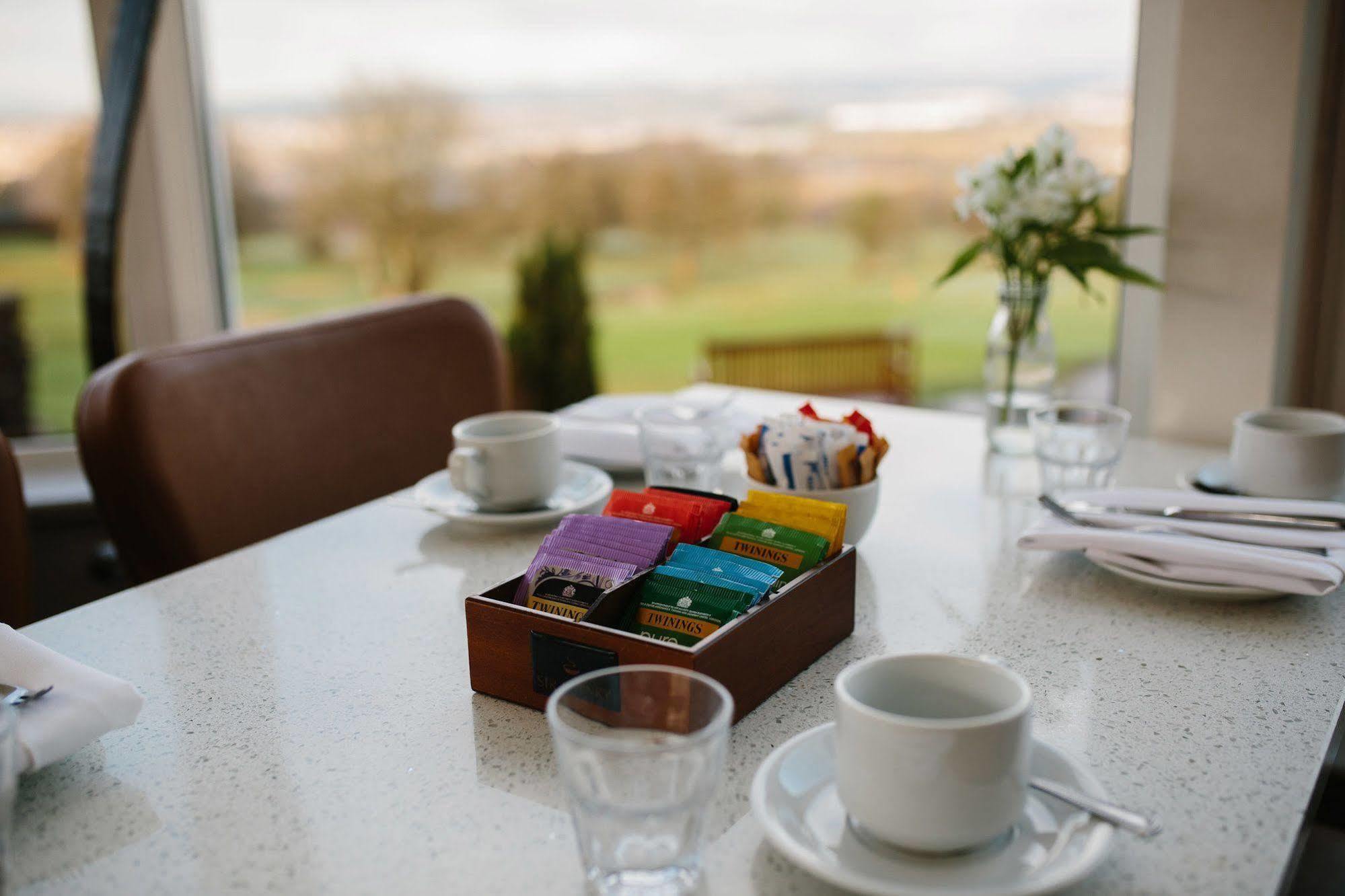 Bryn Meadows Golf, Hotel & Spa Блекууд Екстериор снимка