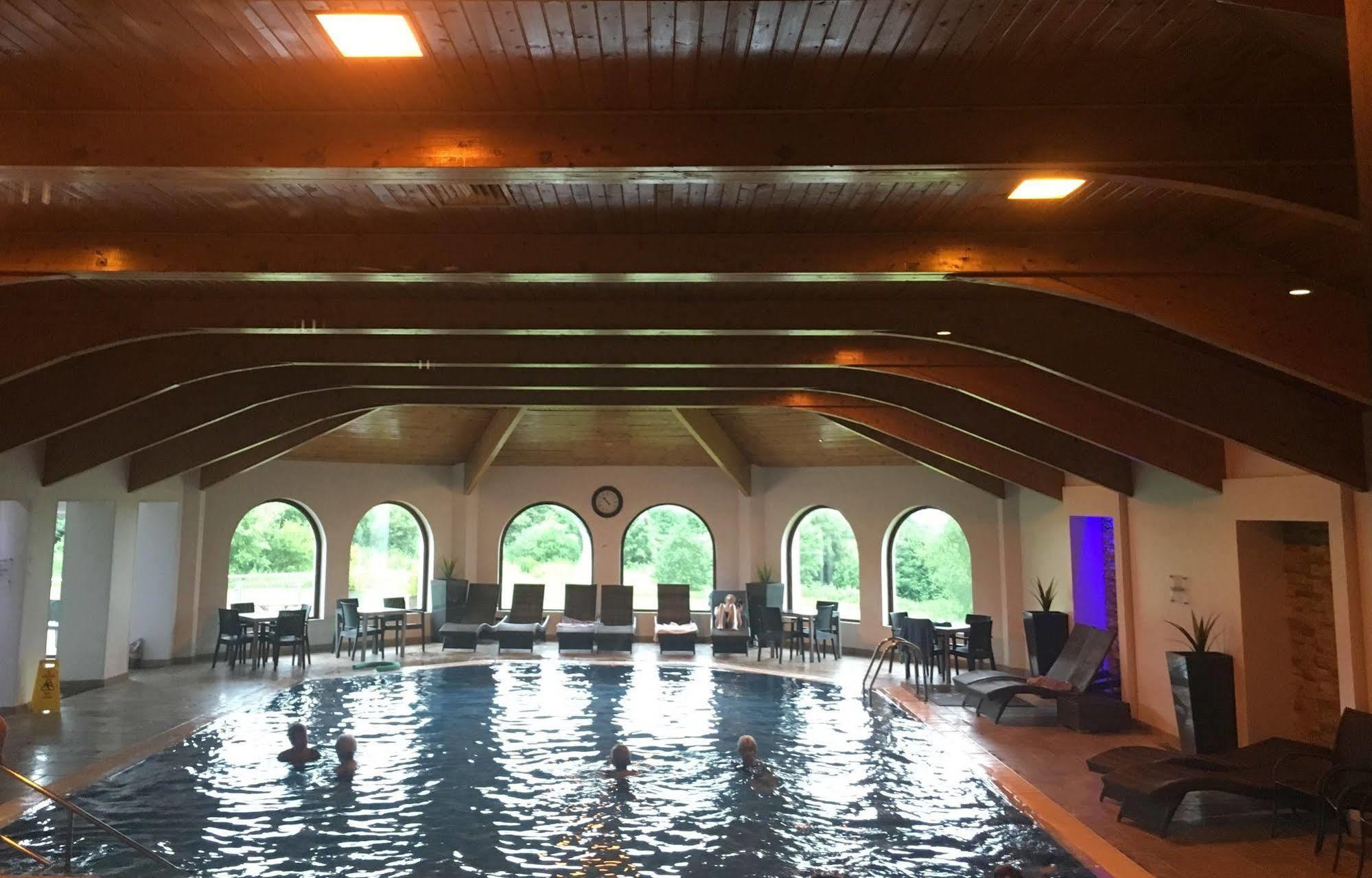Bryn Meadows Golf, Hotel & Spa Блекууд Екстериор снимка