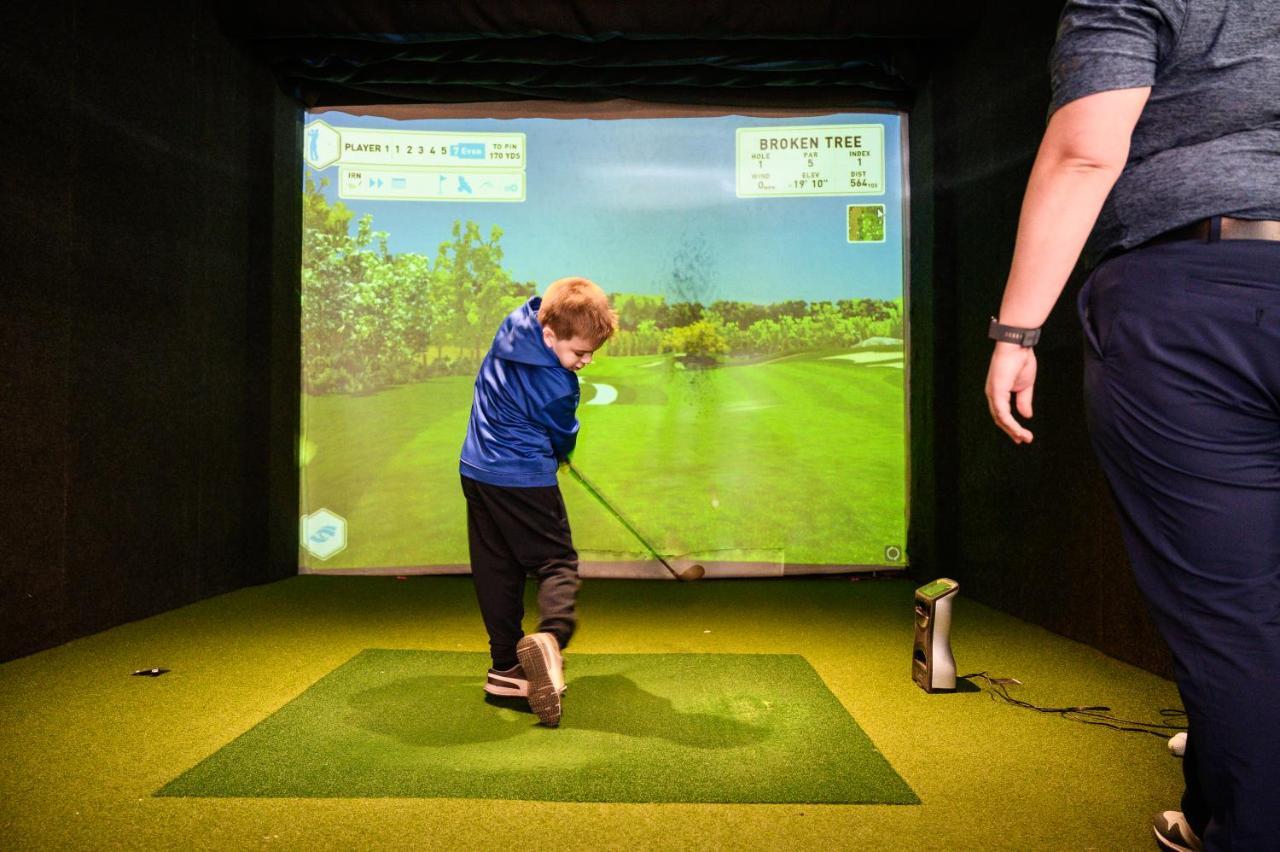 Bryn Meadows Golf, Hotel & Spa Блекууд Екстериор снимка